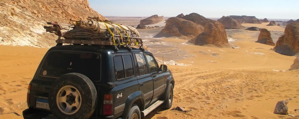 Třídenní dobrodružství na safari Bílá poušť a oáza Bahariya z Hurghady
